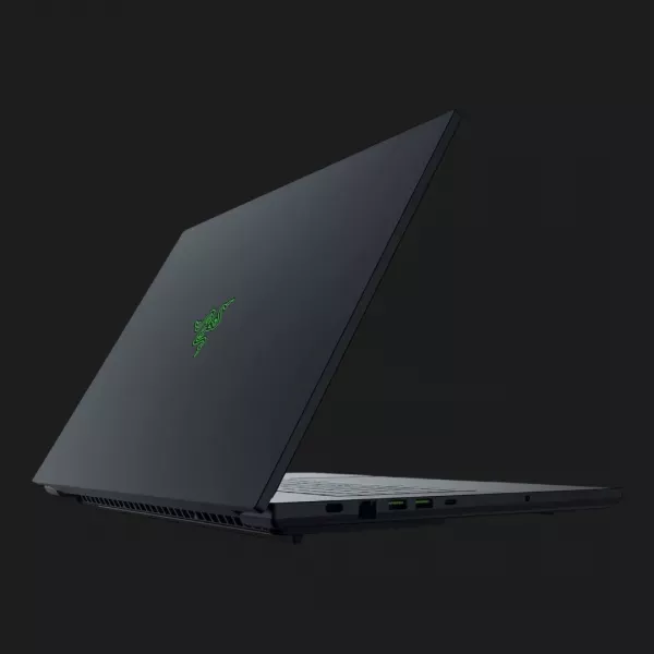Ноутбук Razer Blade 18 18" (Intel Core Ultra 9/128GB/8TB (SSD)/RTX 5070 Ti) (RZ09-05297ER3-R3U8) (Standard)